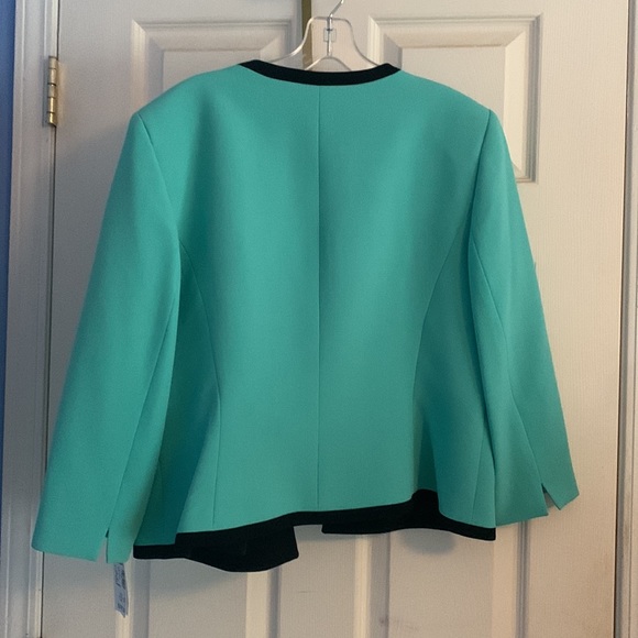 Retro stylish blazer. Never worn in perfect condition! - Picture 4 of 4